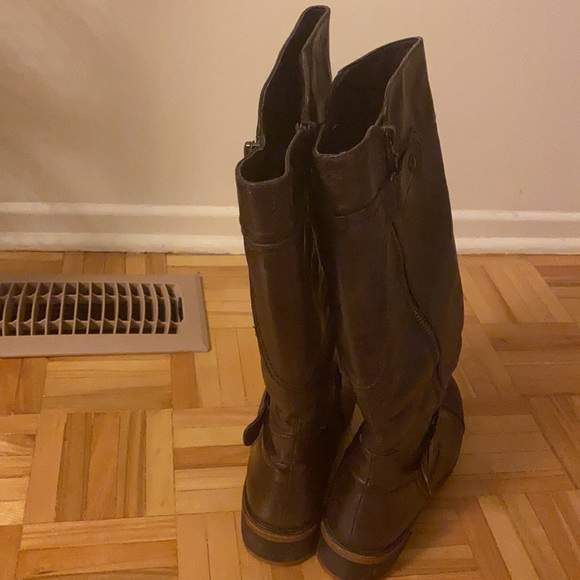 Brown boots - Picture 4 of 6